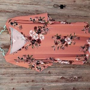 Brand new never worn Lularoe flower top